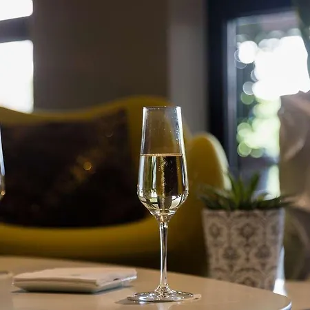 Hotel Domaine La Charpiniere, The Originals Collection 4*