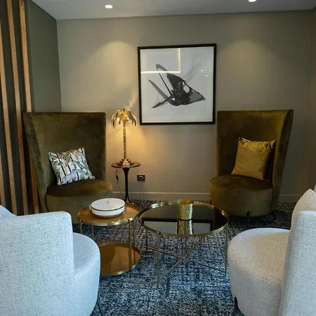 Hotel Domaine La Charpinière, The Originals Collection 4*