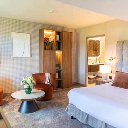 Hotel Domaine La Charpinière, The Originals Collection 4*