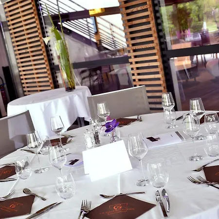 Domaine La Charpinière, The Originals Collection 4* Saint-Galmier